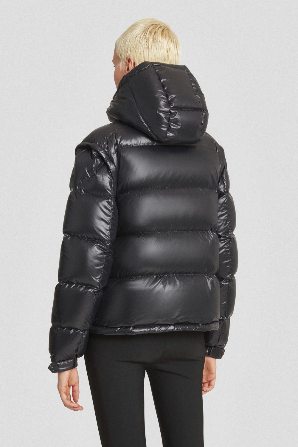 Piumino Ciesse trapuntato nero con cappuccio e maniche staccabili