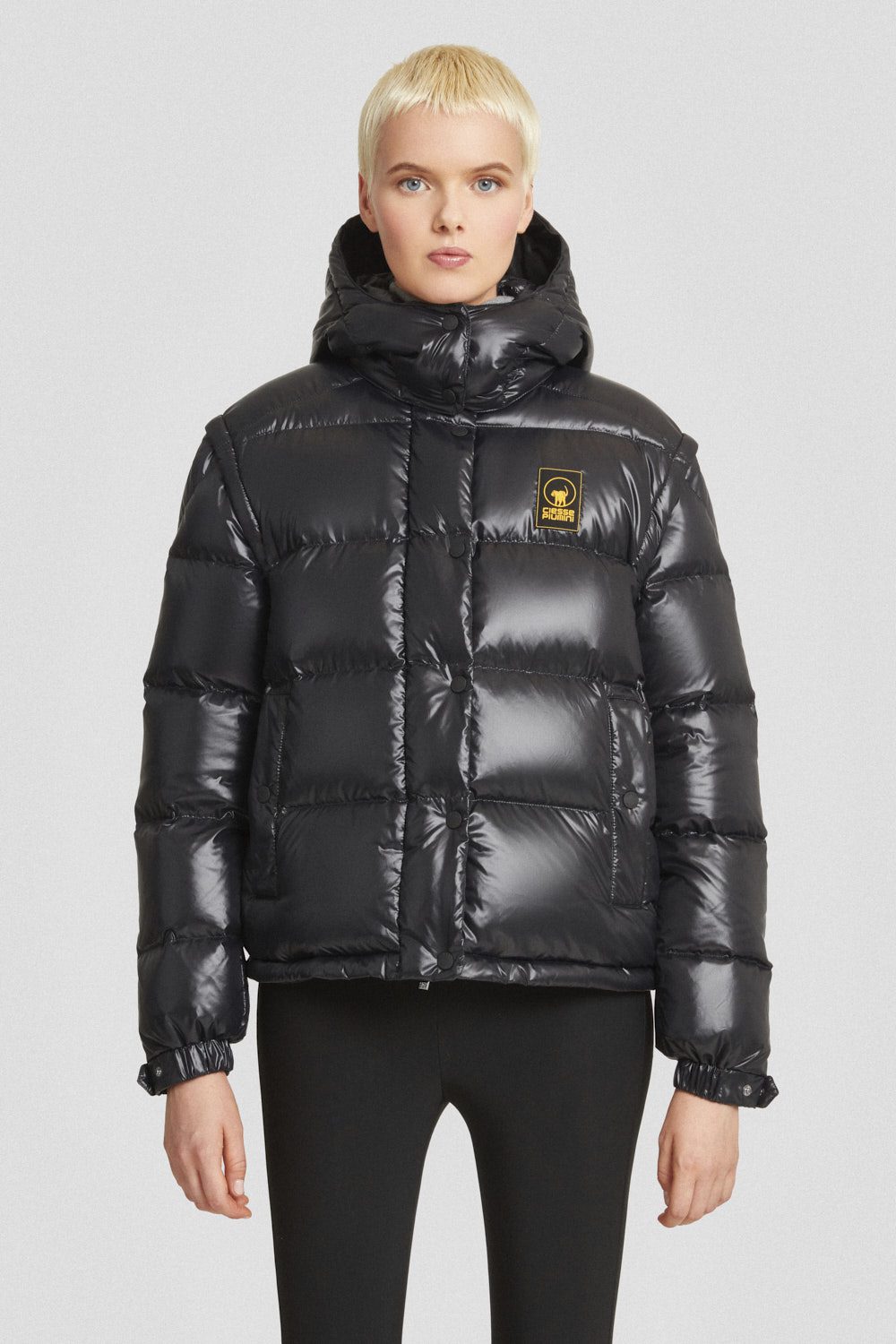 Piumino Ciesse trapuntato nero con cappuccio e maniche staccabili