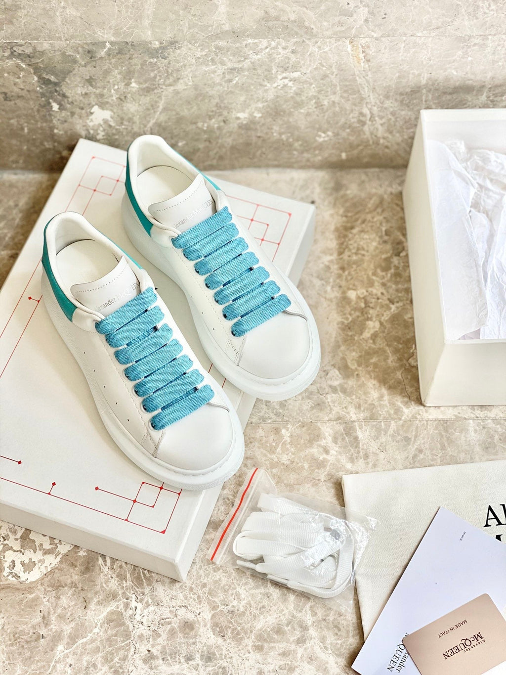 ALEXANDER MCQUEEN BIANCHE E TURCHESE